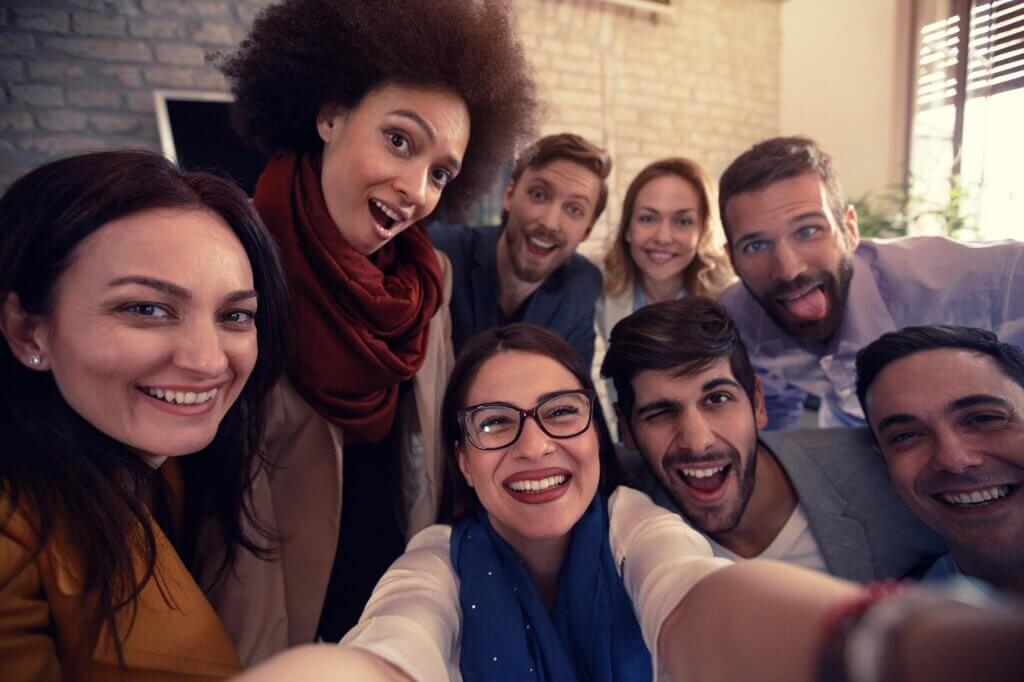 Happiness at Work Benefits the Brain AND the Bottom Line Work selfie